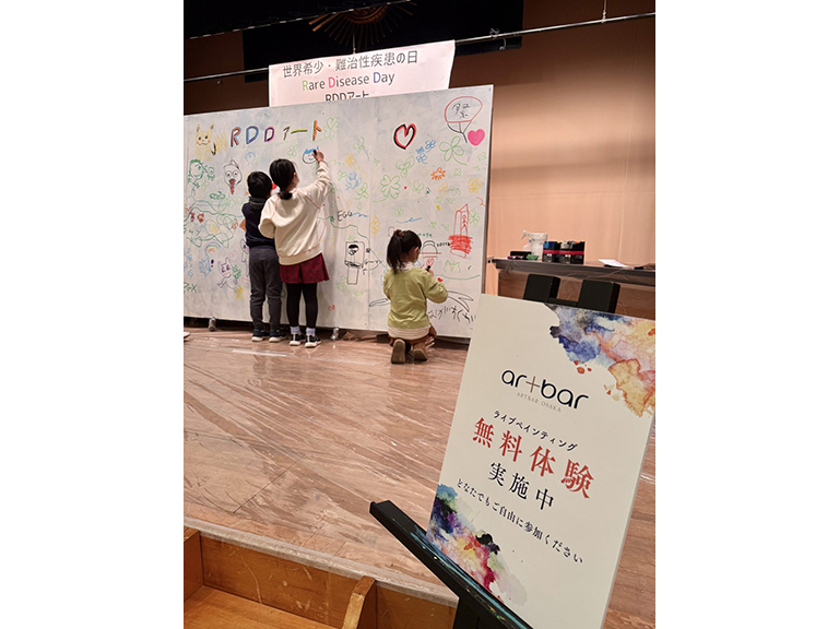 今年は来場者の方々とつくったライブペイント