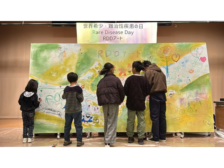 今年は来場者の方々とつくったライブペイント